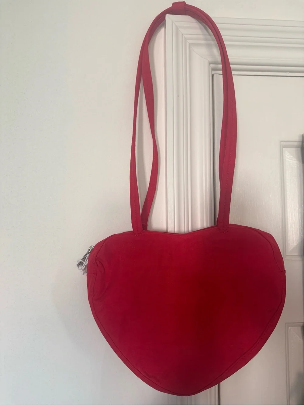 BAGGU Red Heart Shoulder Bag NWT Rare - Picture 1 of 4